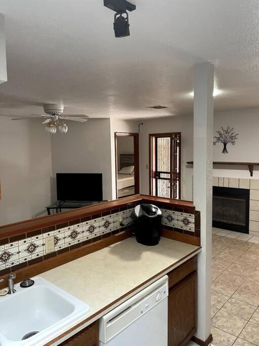 Townhouse, Two Car Garage, Fireplace Back Yard Las Cruces Exterior foto