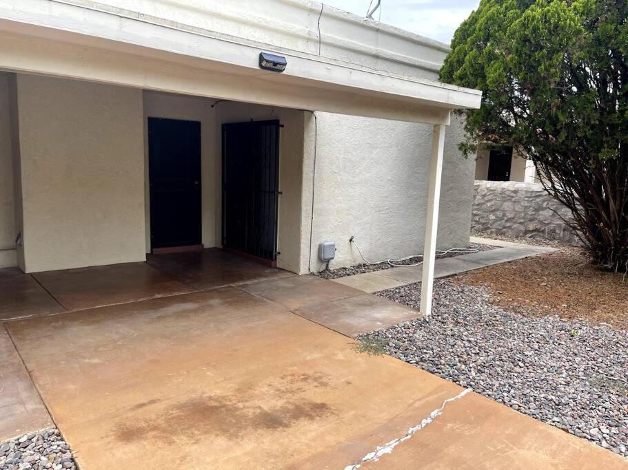 Townhouse, Two Car Garage, Fireplace Back Yard Las Cruces Exterior foto